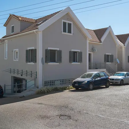 Ampatielou 2 Apartment *
