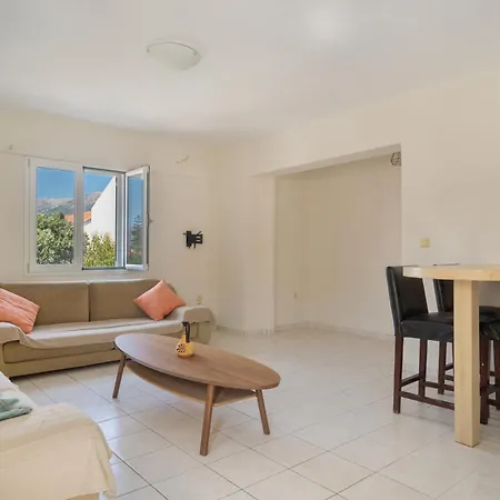 Ampatielou 2 Apartmán
